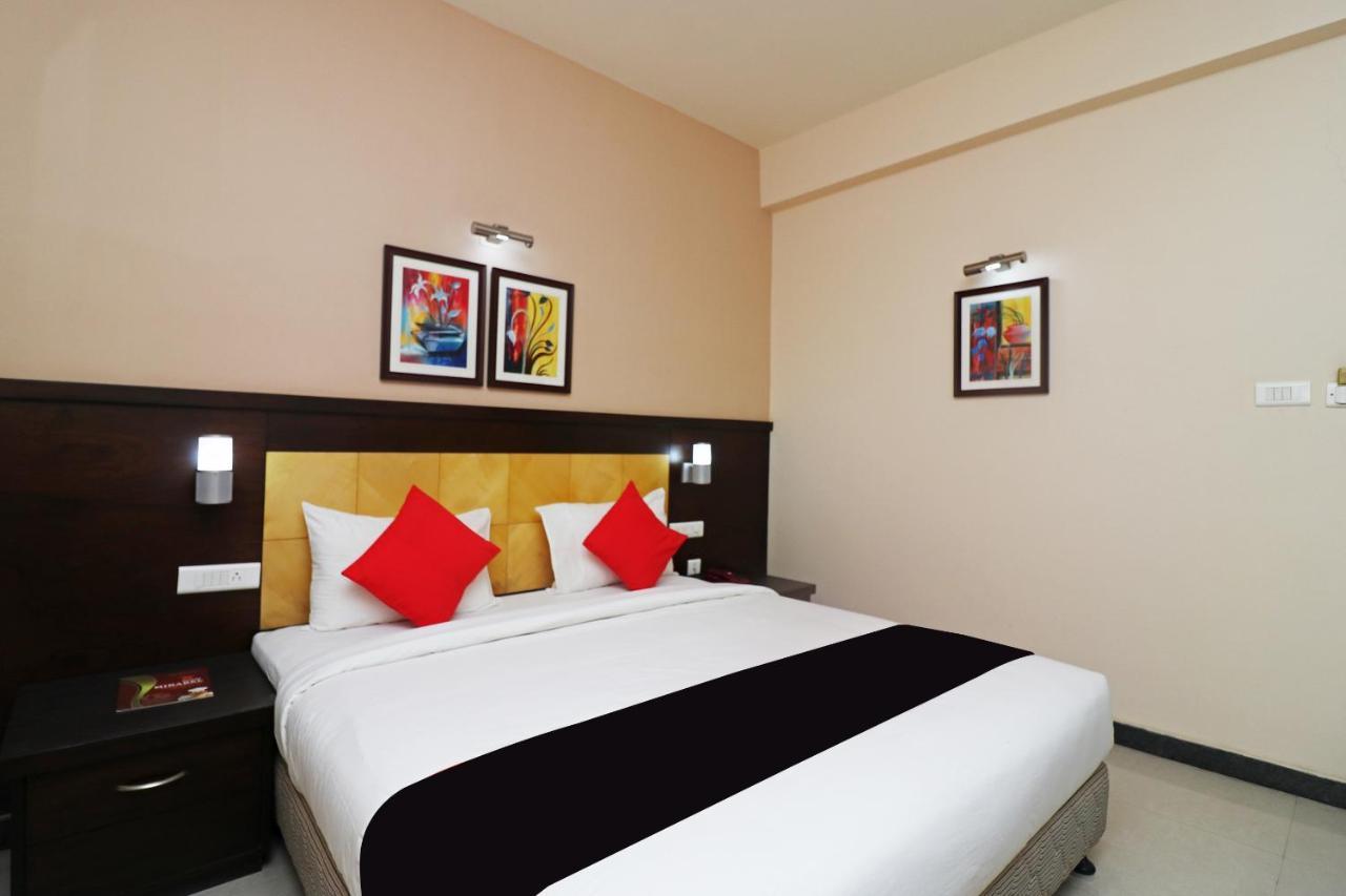 Capital O 40848 Hotel Mirabel Kupand Buitenkant foto